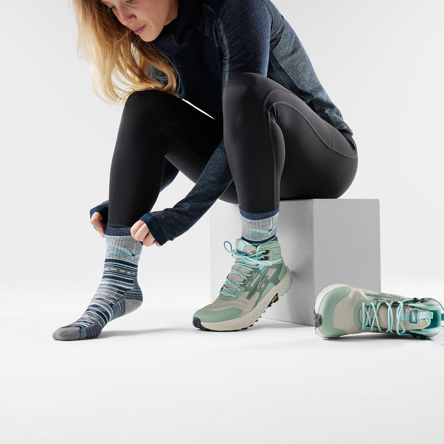 image:imageSmartwool Womens Hike Targeted Cushion Dragon Stitch Mid Crew SocksDeep Navy