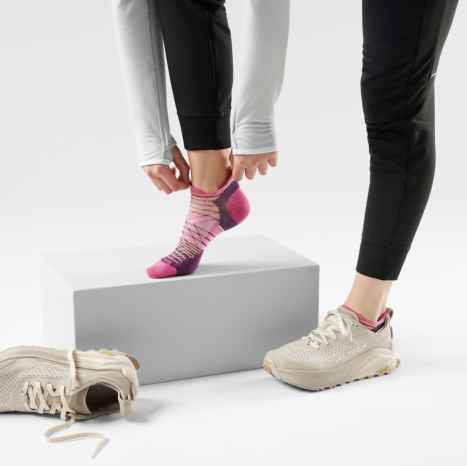 image:imageSmartwool Womens Run Zero Cushion Stripe Low Ankle SocksGarden Pink
