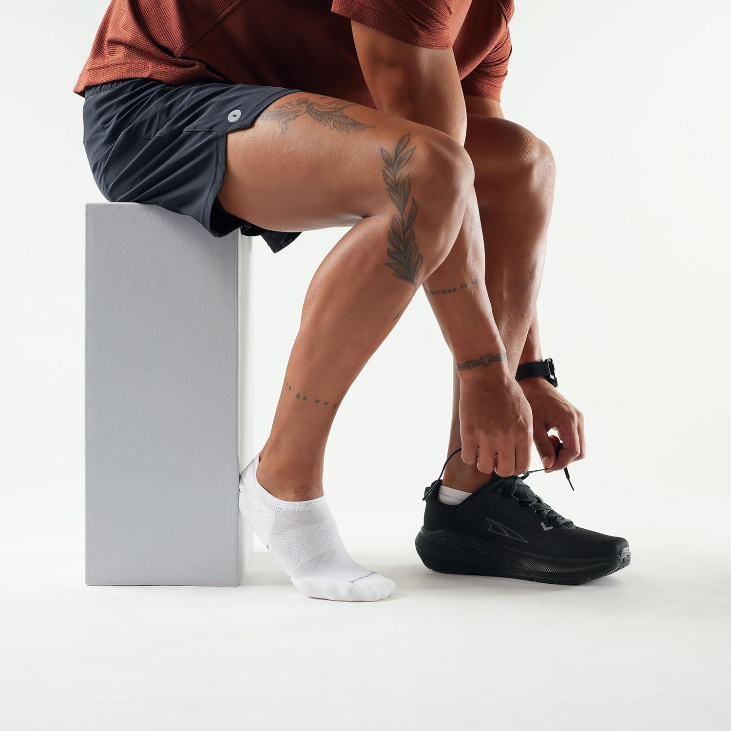 image:imageSmartwool mens Run Targeted Cushion No Show SocksWhite